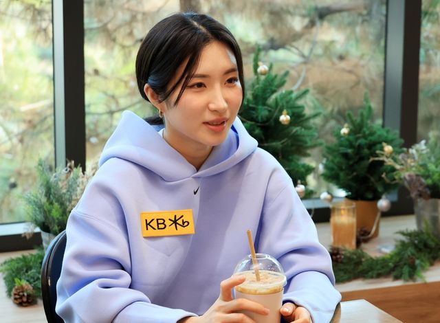 인터뷰하는 김길리