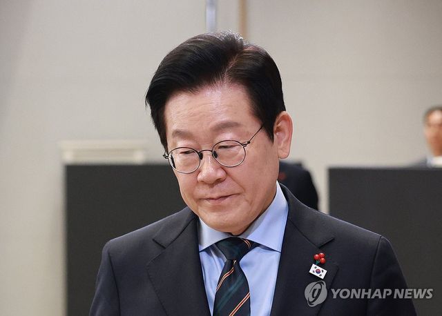 이재명 대통령, K-반도체 비전과 육성전략 보고회 참석