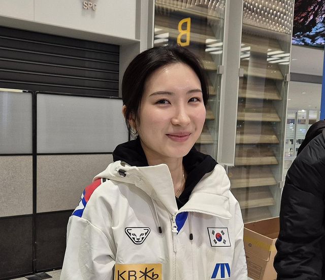 밝게 웃는 김길리