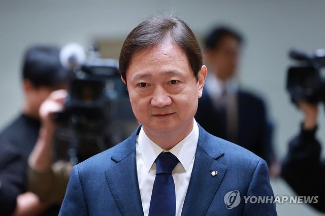 출입기자단 간담회 참석하는 이찬진 금감원장