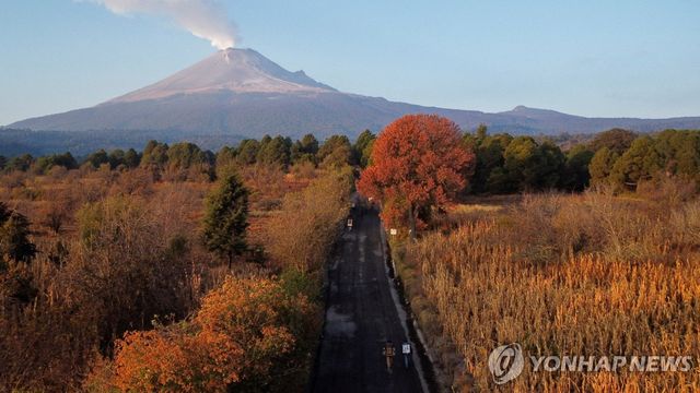 멕시코 푸에블라 포포카테페틀 화산 인근 전경