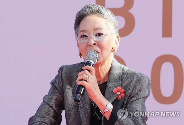 지난 2019년 부산국제영화제서 팬들과 만난 원로배우 김지미