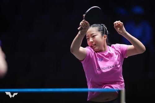 WTT 시리즈에 나선 신유빈의 경기 장면