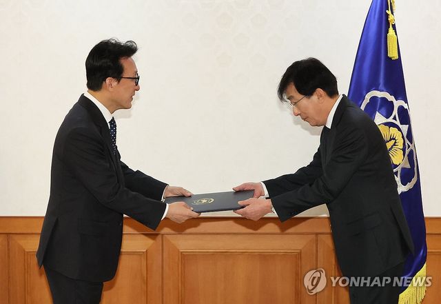 김민석 총리, 정기현 의료혁신위원장 위촉