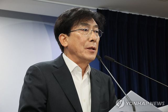 제1차 의료혁신위 논의 결과 브리핑하는 정기현 의료혁신위원장