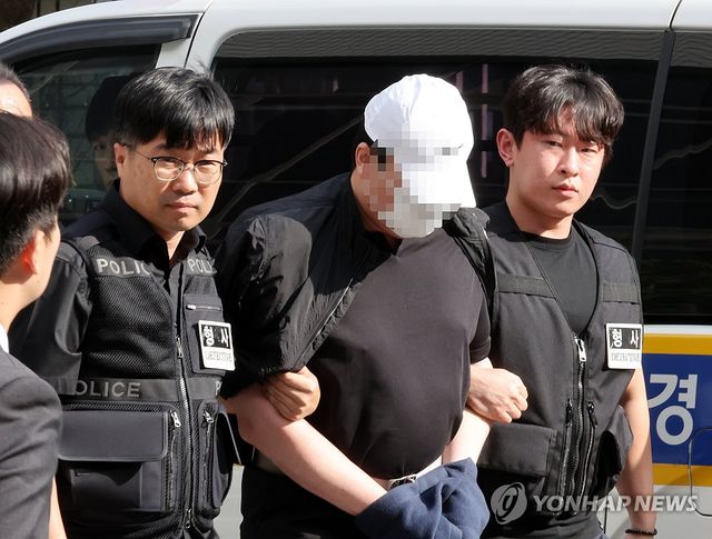 영장실질심사 출석하는 살인 및 시체유기 혐의 40대