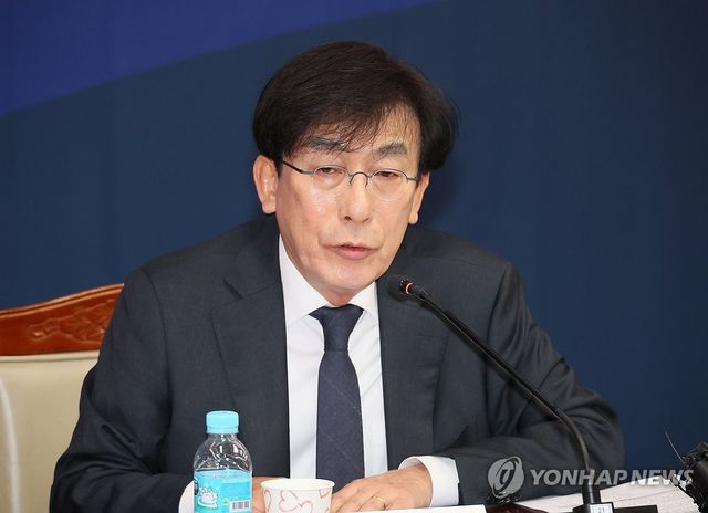 발언하는 정기현 의료혁신위원장