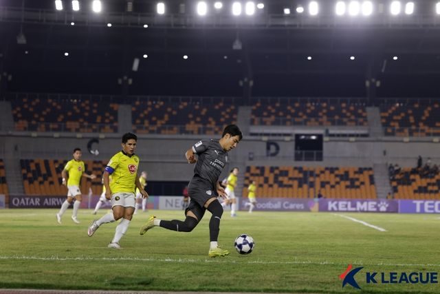 포항 스틸러스와 카야 일로일로의 경기 장면