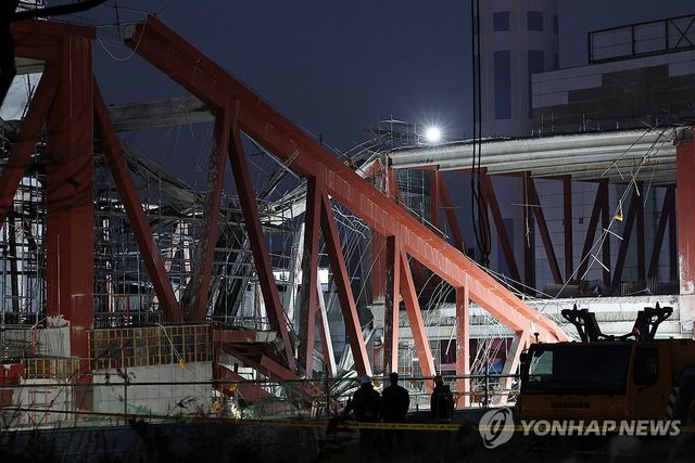 붕괴 현장 야간 구조작업