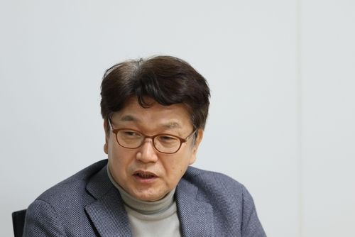 연합뉴스와 [삶] 인터뷰 중인 김경록 고문
