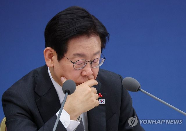 이재명 대통령, 부처 업무보고 경청