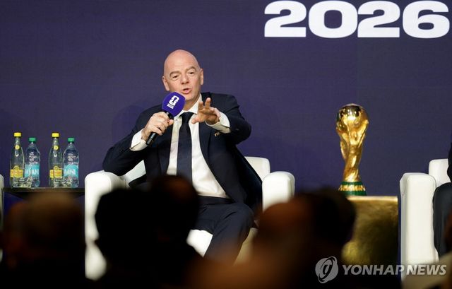지난 6일(현지시간) 미국 워싱턴DC에서 열린 북중미 월드컵 조 추첨식에서 발언하는 잔니 인판티노 FIFA 회장 