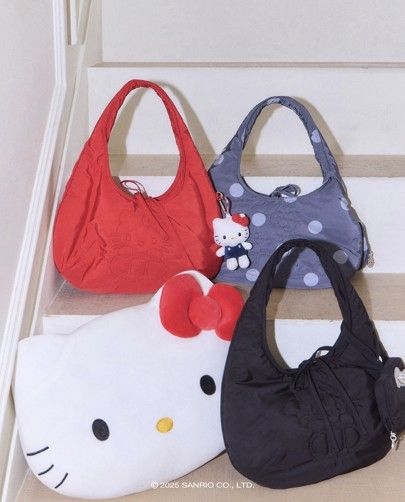 아떼 바네사브루노 액세서리, 헬로키티 협업