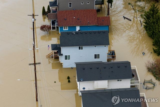 홍수로 물에 잠긴 워싱턴주 스노호미시 지역