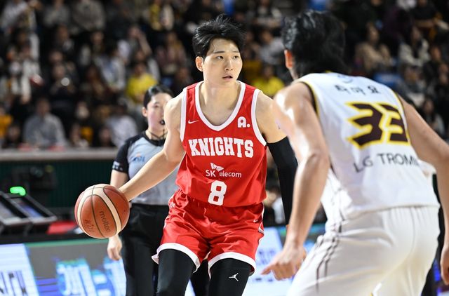 돌파하는 서울 SK 안영준