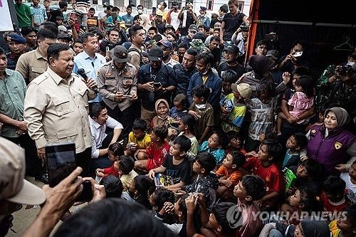 인도네시아 아체주 이재민 만난 프라보워 대통령