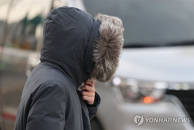 '패딩 모자 필수'