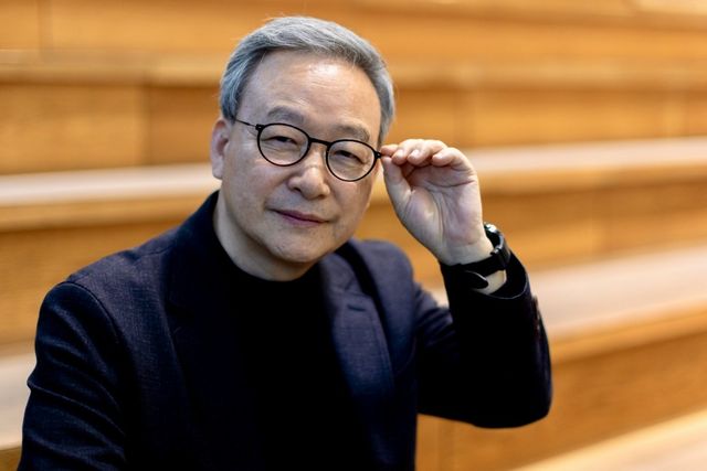 새 시집 펴낸 정호승 시인