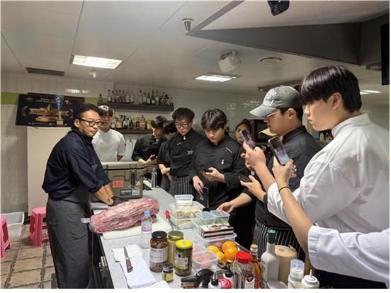 지난 10월 28일 영산대학교에서 열린 '한우 요리의 철학과 조리법' 교육