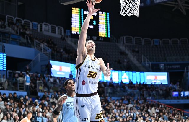 LG 마레이의 골밑 슛