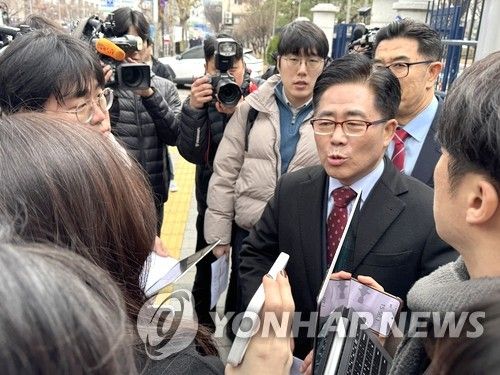 경찰청 앞 기자회견 연 김규환 전 의원