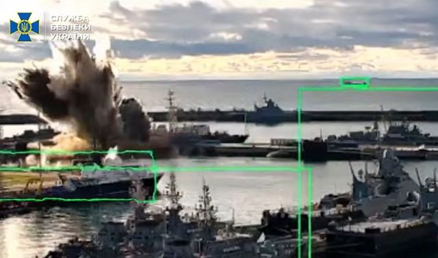 SBU가 러시아 잠수함을 타격했다며 올린 영상