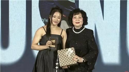 배드민턴 간판 안세영, BWF '올해의 여자 선수' 수상