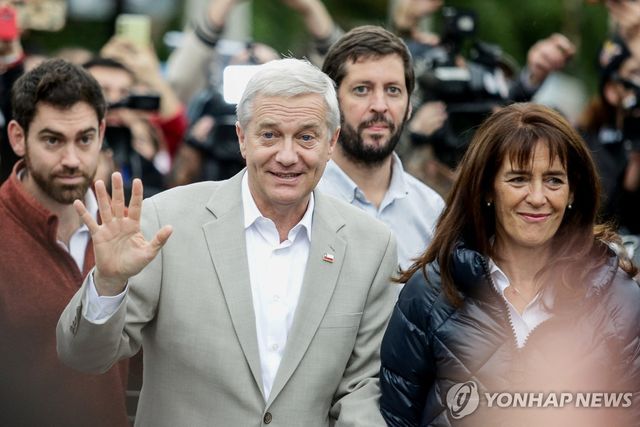 14일(현지시간) 칠레 대선 결선서 승리한 호세 안토니오 카스트 대통령 당선인