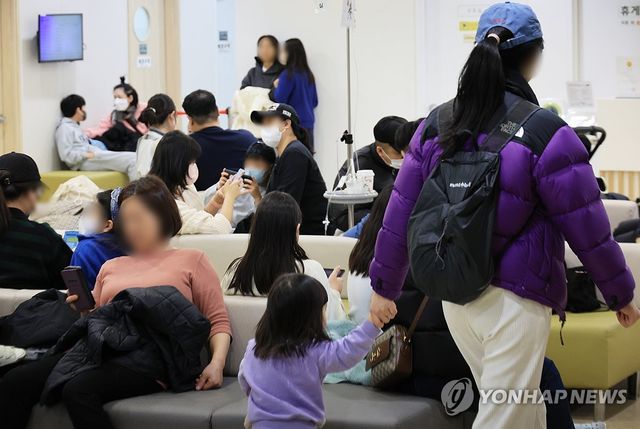 독감, 일요일에도 붐비는 어린이병원