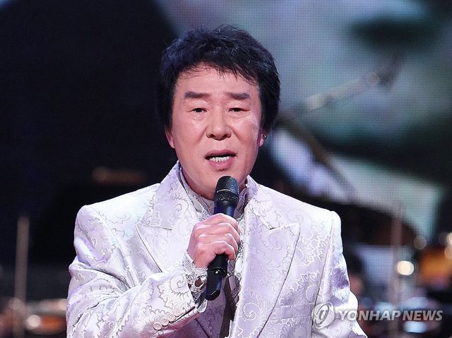 트로트 가수 송대관 