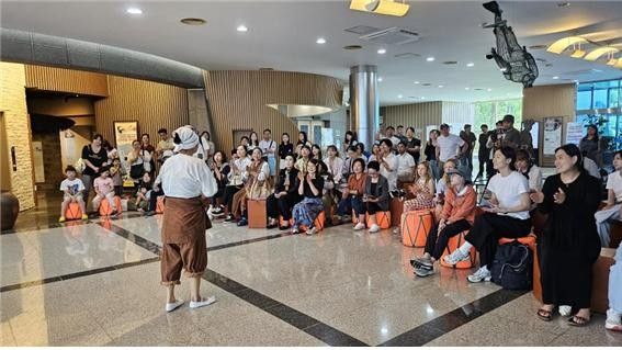 제주해녀박물관 찾은 외국인 관람객