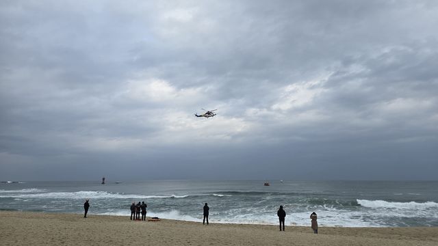 강릉 경포해변 실종자 수색하는 소방 당국·해경