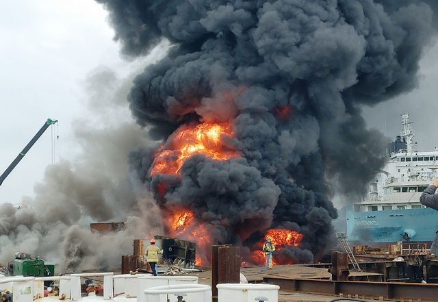 목포 선박 작업장서 선박 화재