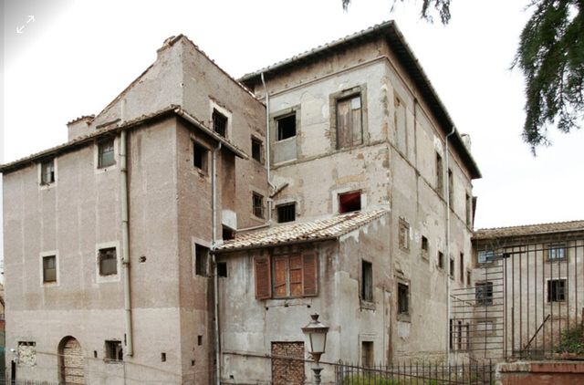 복원 예정인 실베스트리 리발디 성