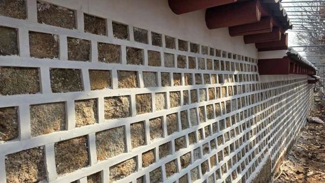 종묘 동측 외곽 담장 공사 후 모습 