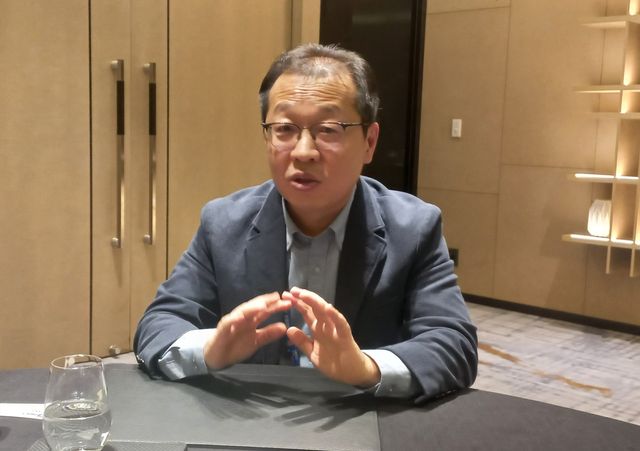 연합뉴스와 인터뷰하는 황명호 교수