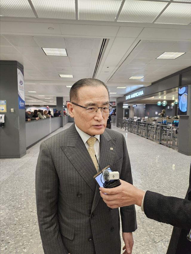 취재진과 질의응답하는 위성락 국가안보실장