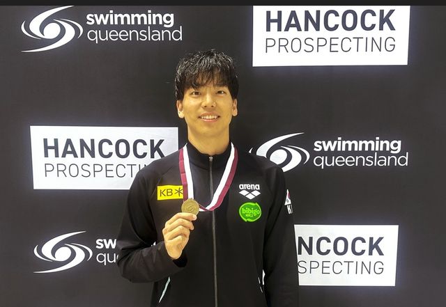 두 달 만에 남자 배영 200ｍ 한국 기록을 또 경신한 이주호.