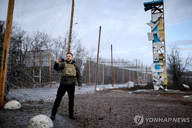 12일 쿠피안스크 방문한 젤렌스키