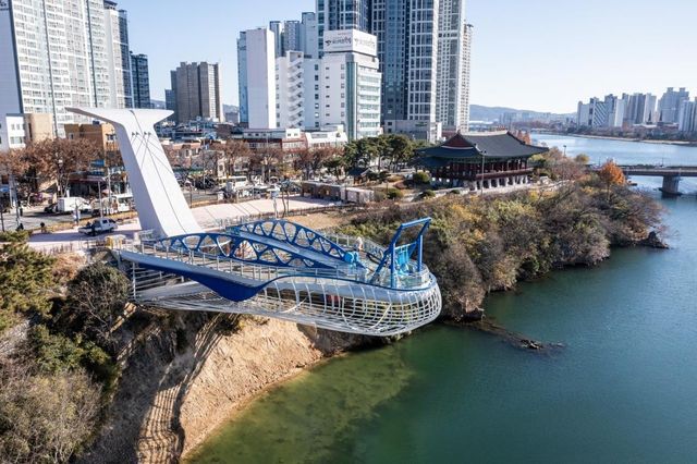 태화강을 조망할 수 있는 태화루 스카이워크