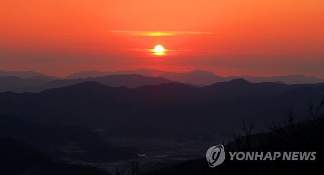 대구 앞산 일출 풍경