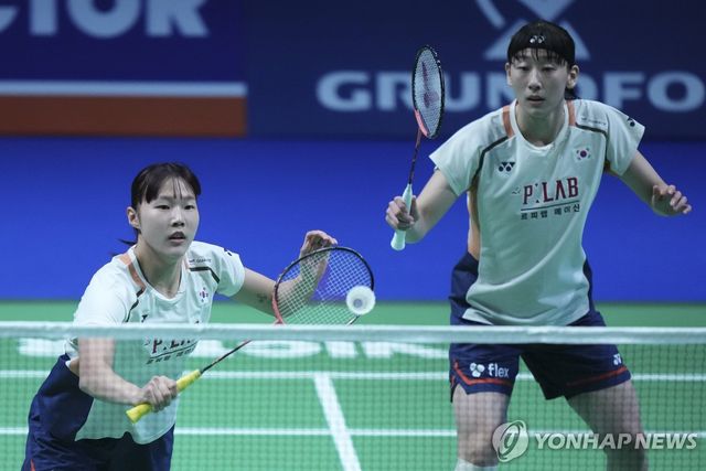 좌측부터 백하나-이소희