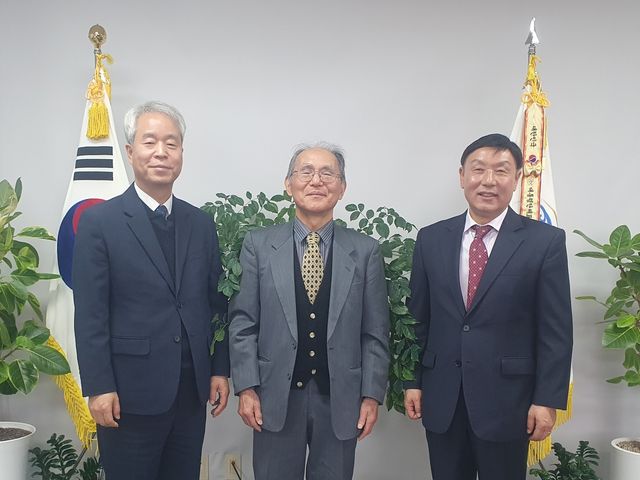 한국문화유산 41점 기증한 일본인 수집가 
