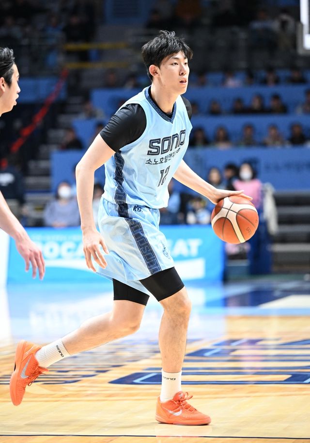 고양 소노의 신인 센터 강지훈