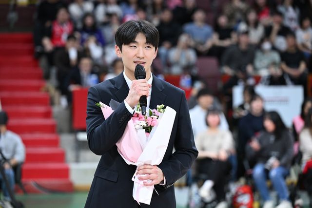 신인선수 입단식 참석한 정관장의 '슈퍼 루키' 문유현