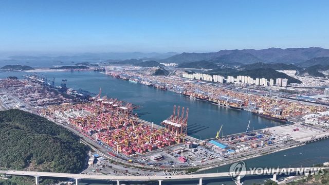 부산항 신항 전경