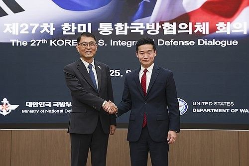 존노 미 국방부 인·태 차관보 지명자(오른쪽)