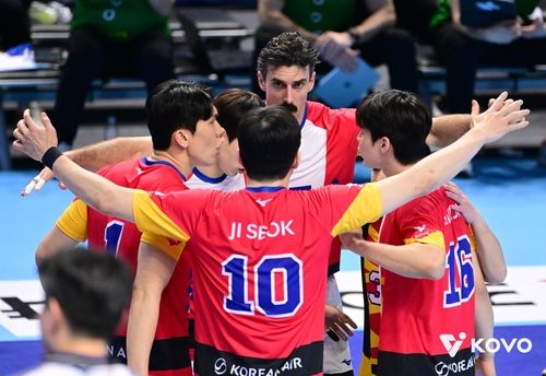 득점 후 기뻐하는 대한항공 선수들