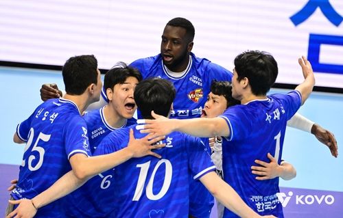 파이팅 외치는 한국전력 선수들