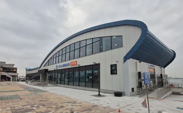 군산 수산물종합센터 건어 매장